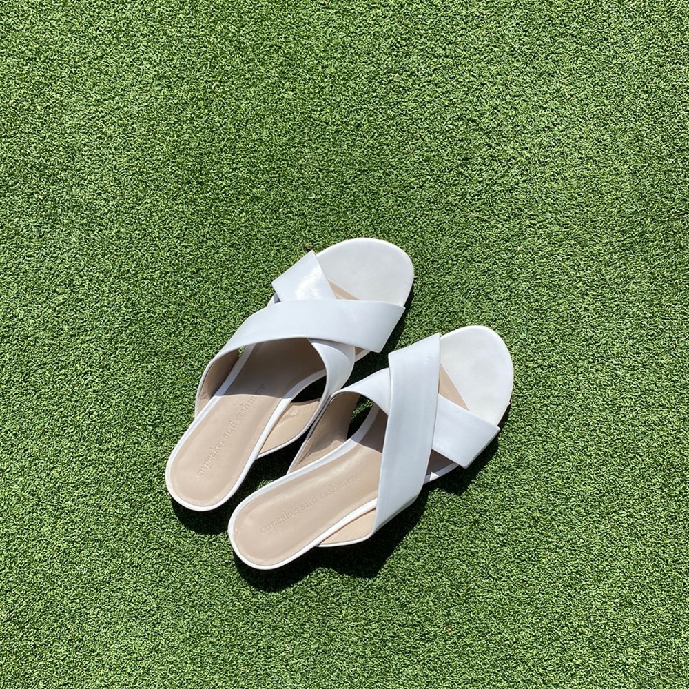 [Cupcakes and Cashmere] Yesenia Sandals